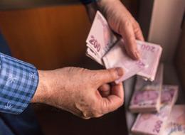 Uzun banka kuyruklarından eli boş döndüler! 5000 TL emekli ikramiyesi emekli çiftçiyi üretimden vazgeçirdi: 1 Ekim detayı…