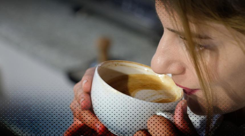 Filtre kahve tiryakileri dikkat! Şoke eden hileyi uzman isim paylaştı: "Kadın çorabıyla..."