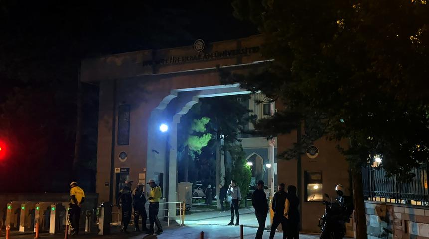 Kardeşini darbeden profesörden öç almaya gelmiş! İlahiyat fakültesinde kanlı saldırı: Bir gün öncesinde tuvalette birbirlerine girmişler