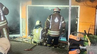 Maltepe'de petshopta yangın: Çok sayıda muhabbet kuşu öldü!