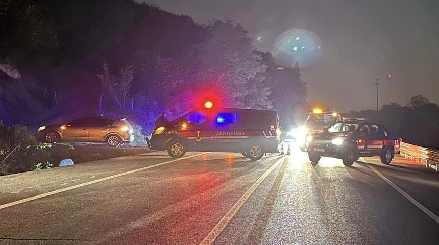 At sürüsüne çarpan otomobil zincirleme kazaya neden oldu