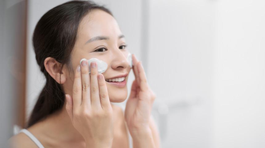 Yüz temizleme jeli günde kaç defa kullanılır? Cilt temizleme jeli nasıl kullanılır?