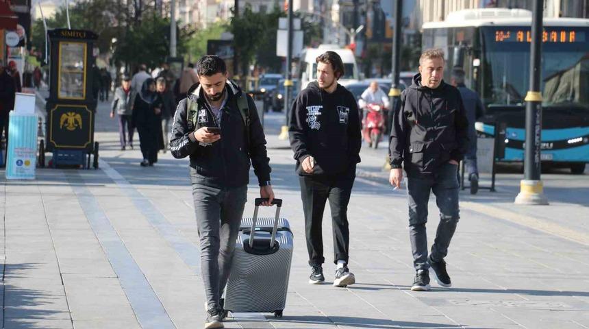 Sivas soğuğuna kavuştu, hava sıcaklığı 1 dereceye düştü