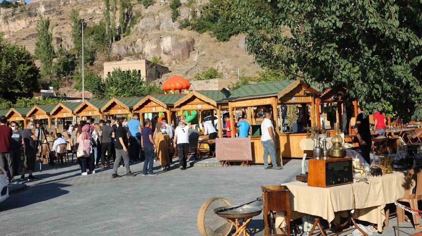 Bu pazar Talas’ın ‘Antika Pazarı’