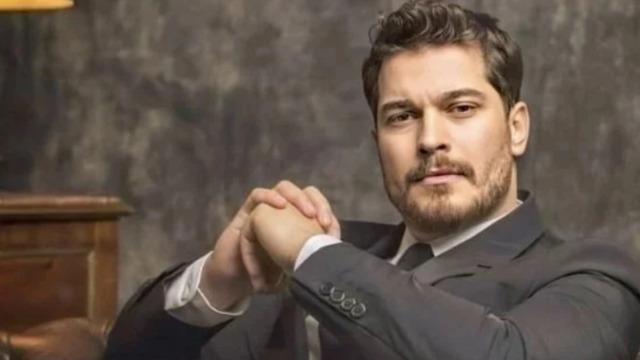Şaşırtan hamle! Çağatay Ulusoy eski sevgilisini takibe aldı! Akıllara Barışıyorlar mı? sorusu geldi