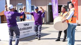 O belediyede en düşük işçi maaşı 23 bin TL oldu! Davul-zurna eşliğinde kutladılar