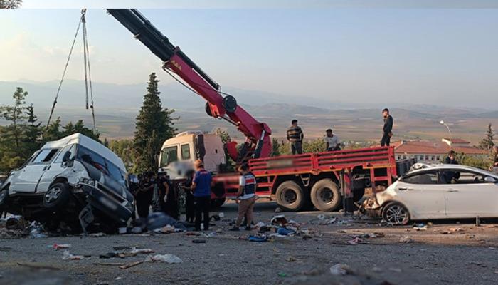 Gaziantep’te katliam gibi kaza! Kamyon, kırmızı ışıkta bekleyen araçları biçti… 6 kişi öldü, çok sayıda kişi yaralandı