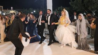 Düğünde takılan altın miktarı dudak uçuklattı! Gelin taşıyamadı