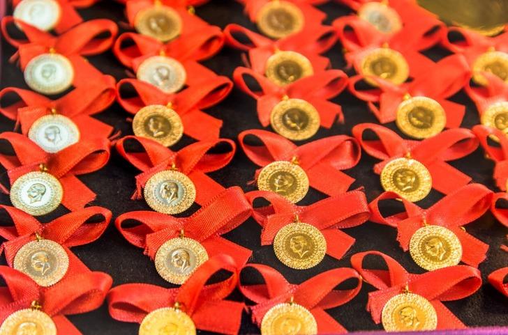 SON DAKİKA: Gram altın için tarihi açıkladılar! Fed faiz kararı sonrası yeni tahmin: ‘2500 liralık harekete hazır olun…’ G1