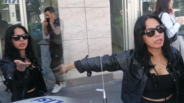 Yer: Antalya! Polisi çileden çıkardı: 'Bunlar artistlik yapıyor, sen de ne çekiyorsun'