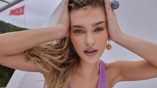 Kirli Sepeti'nin Aylin'i Melisa Döngel poz vermek için şekilden şekile girdi! Sosyal medyanın diline düştü