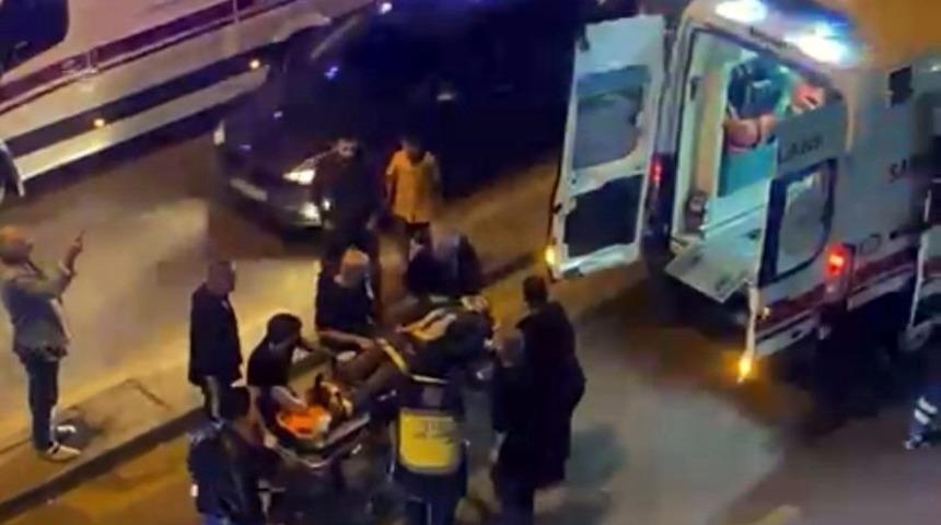 Sakarya’da motosiklet yayaya çarptı: 2 yaralı