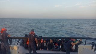 İzmir açıklarında 197 düzensiz göçmen yakalandı