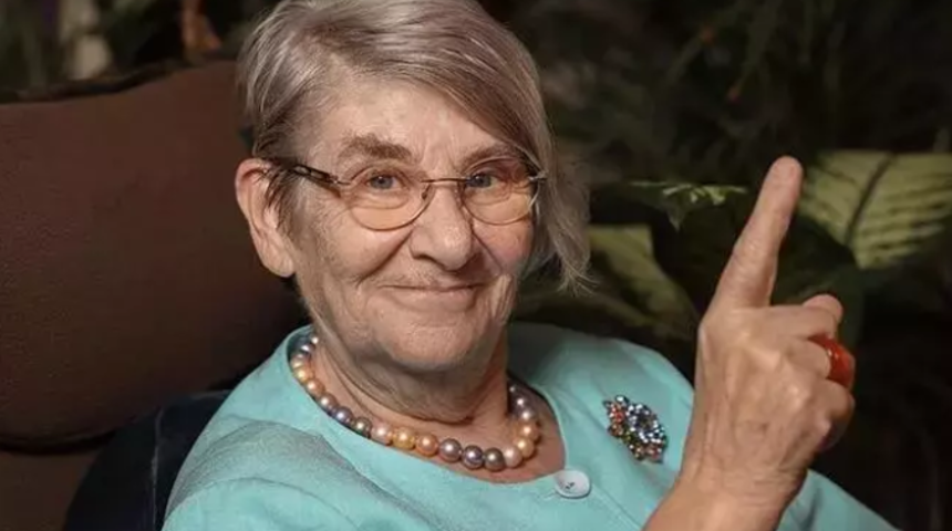 Bu havalarda kuru öksürüğe aman dikkat! Canan Karatay 'Hemen doktora koşmayın' diyerek uyardı! Bunları mutlaka tüketin...