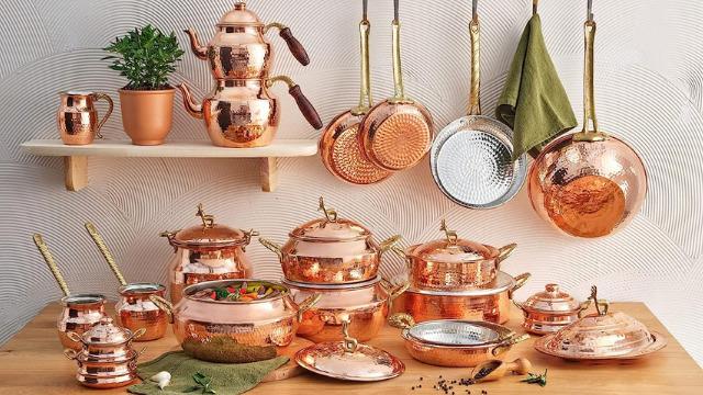 Pratik yemekleri daha sağlıklı hâle getiren en iyi bakır tavalar ve markaları