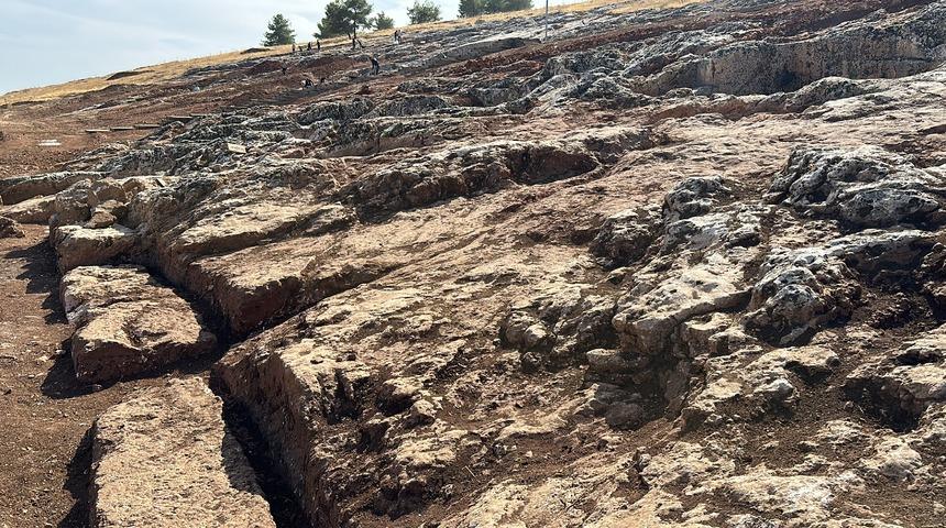 Adıyaman'daki Perre Antik Kenti'ndeki kazı çalışmalarında oda mezar bulundu
