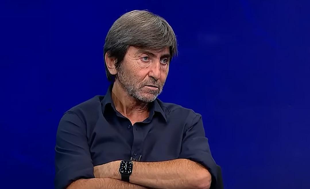 Rıdvan Dilmen canlı yayında ilk kez b&ouml;yle konuştu! Fenerbah&ccedil;eliler'i &ccedil;ok kızdırdı... "Y&uuml;zde 95 Galatasaray şampiyon oldu derim"