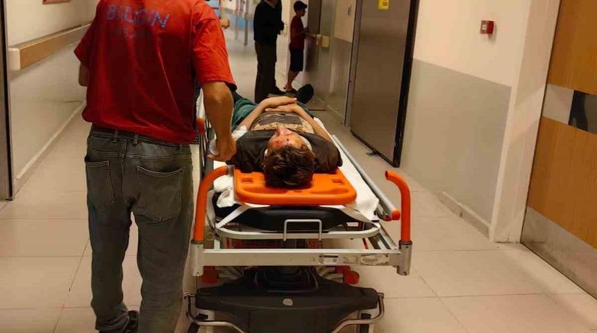 Babasına su götürürken inşattan düştü