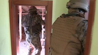 'Bu mahalleye polis dahi giremiyor' diyen şahıslara Konya Emniyeti operasyonu!