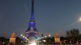 Fransa’da İsrail’e destek! Eyfel Kulesi’ne İsrail bayrağı silüeti yansıtıldı