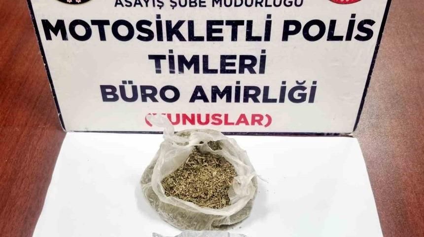 Kütahya’da durdurulan araçta uyuşturucu ele geçirildi