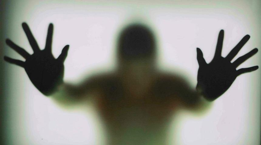 İspanya'da skandal olay! İki İngiliz turist otel odasında erkek tatilciye tecavüz ettiği gerekçesiyle tutuklandı