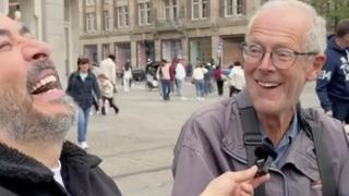 Hollandalı adamın Türkçe konuştuğu anlar mest etti! Türkler, Hollandaca öğrenemeyince işler tersine dönmüş