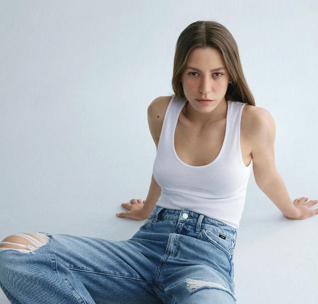 Serenay Sarıkaya 8