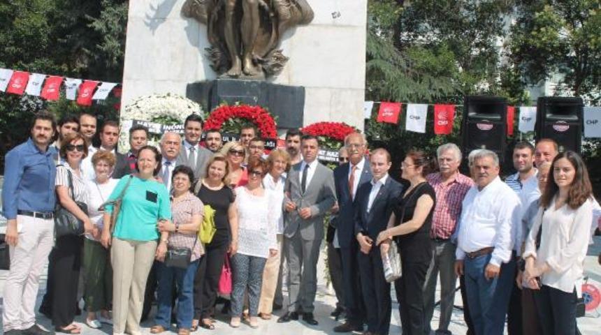 CHP İsmet İnönü'yü Maçka'da bulanan anıtı önünde andı