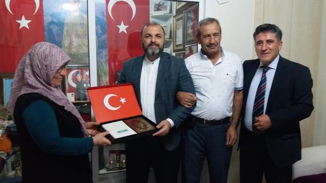 Kütahya İl Müftüsü Dr. İrfan Açık Gediz’de şehit ailesini ziyaret etti