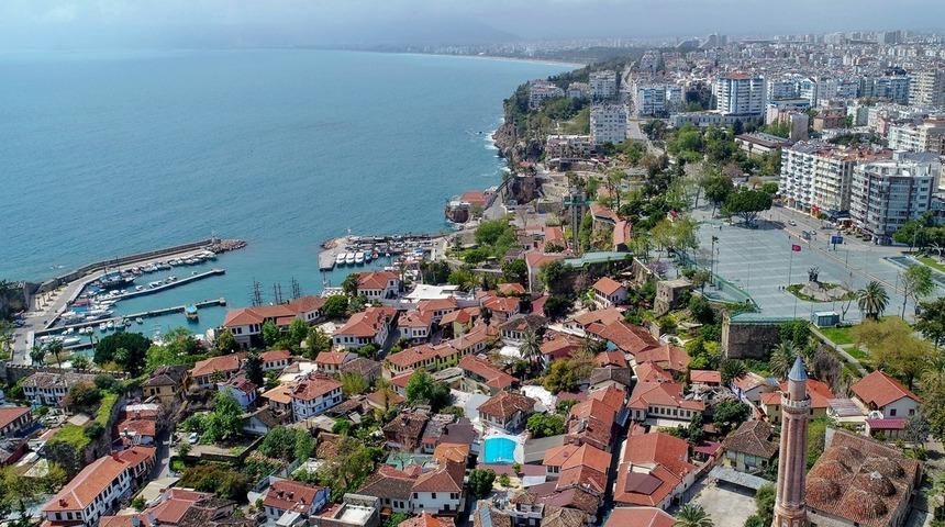 Kıyıda tek bir yer bile kalmadı! Antalya'da satılık konut ilanlarında dikkat çeken ifade: 150 milyon lira...