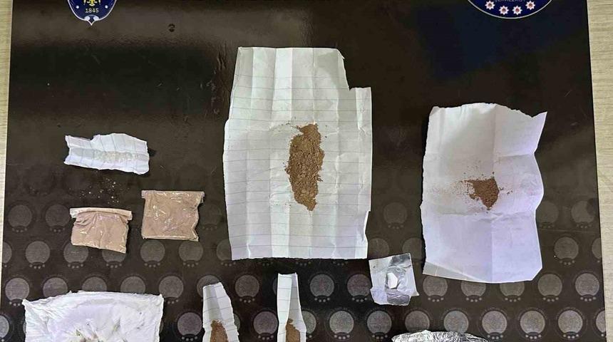 3 şüpheli uyuşturucudan yakalandı