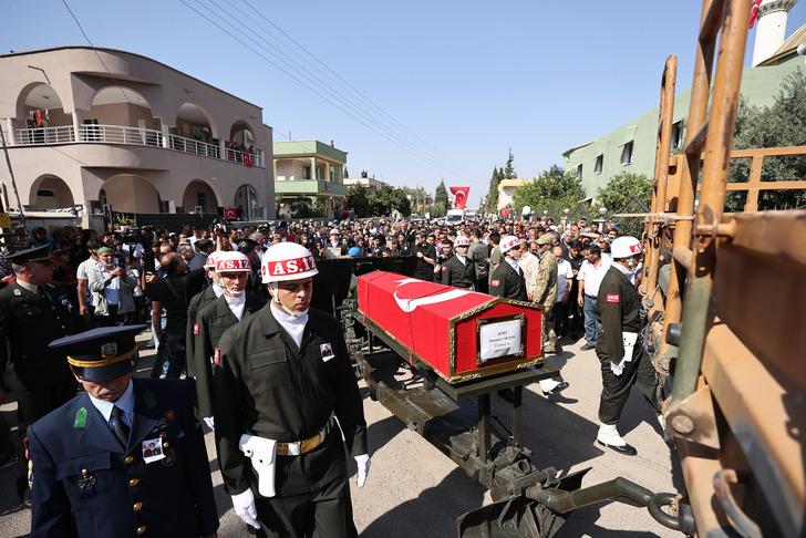 Şehit Piyade Uzman Çavuş Mustafa Çakmak'ın cenazesi Hatay'da defnedildi G3