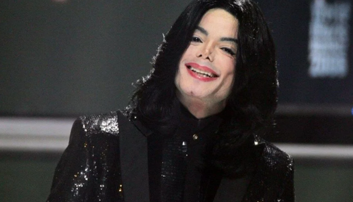 Michael Jackson’ın ikonik deri ceketi açık artırmaya çıkıyor! En az 245 bin dolara…