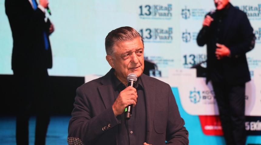 Teknik direktör Yılmaz Vural 13. Kocaeli Kitap Fuarı'na katıldı