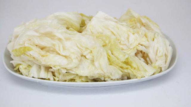 Probiyotik zengini: Kıtır kıtır lahana turşusu tarifi! Beyaz lahana turşusu nasıl yapılır, malzemeleri neler?