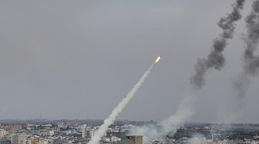 SON DAKİKA: Hamas, Tel Aviv'e 2 roket fırlattı! Roketlerden biri denize düştü 