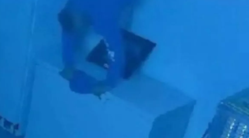 Hırsızın talihsiz anları güvenlik kamerasına saniye saniye yansıdı! Restoranı soymak istemişti...Kontrolsüz bir şekilde düşünce başı yarıldı