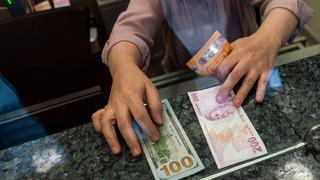 Dolar kuru yükselirken dikkat çeken açıklama! Cevdet Yılmaz 'Tahminimiz yok' dedi: 'Önemli bir düzeltme oldu ama...'