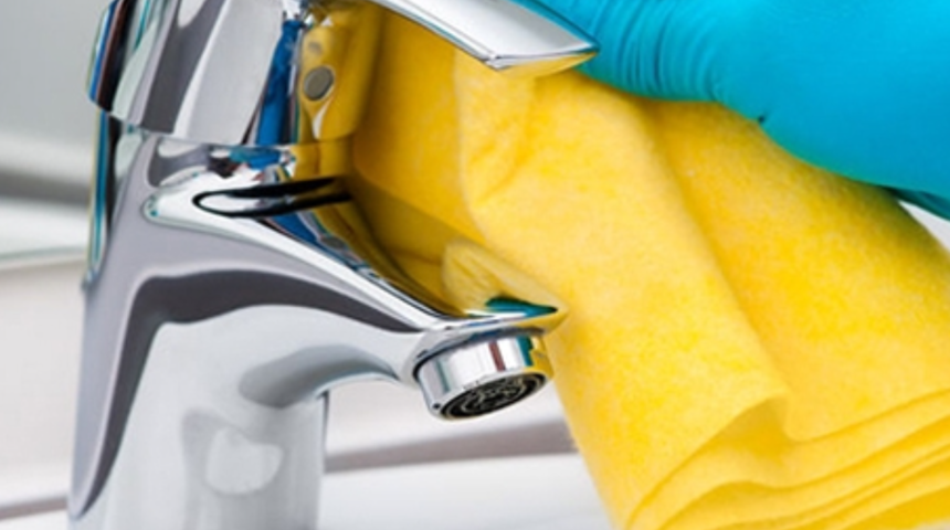 Musluktaki inat&ccedil;ı kire&ccedil; lekelerini dakikalar i&ccedil;inde yok ediyor! Ayna gibi parlayan muslukların sırrı