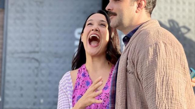Hamileliğin ardından Gupse Özay setlere hızlı döndü! Gupse Özay'ın Lohusa filminin setinden ilk kareler geldi