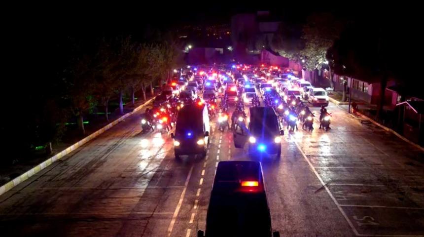 İzmir'de sabah saatlerinde dev operasyon! 1000'den fazla personel katıldı: Hem havadan hem karadan