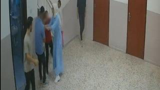 Kız kardeşinin okumasını istemeyen kişi, okul basıp öğretmenleri darp etti! 