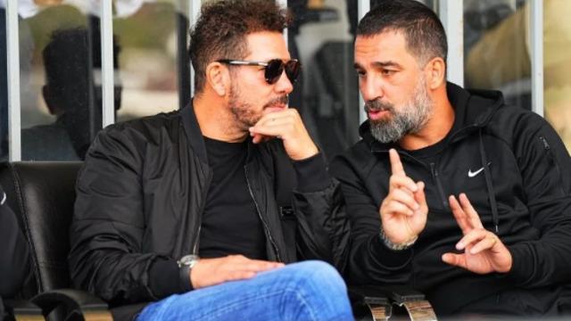 Görenler bir daha baktı! Dünyaca ünlü teknik adam Diego Simeone Eyüpspor'a geldi, Arda Turan'ı ziyaret etti 
