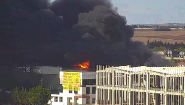 Son dakika: Silivri’de fabrika yangını! Dumanlar gökyüzünü kapladı…