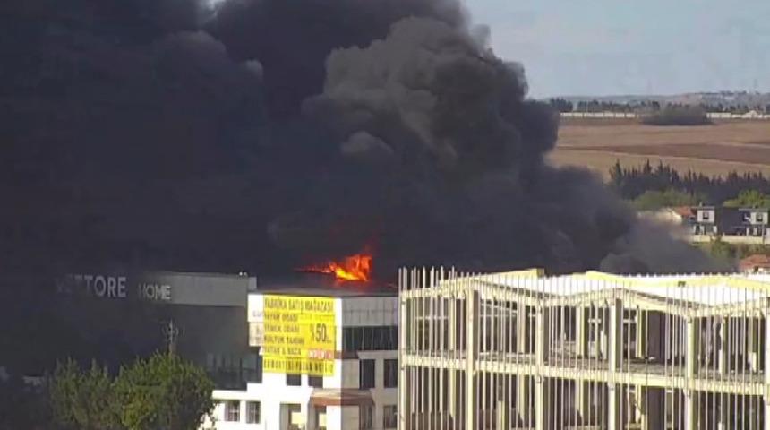 Son dakika: Silivri'de fabrika yangını! Dumanlar gökyüzünü kapladı…