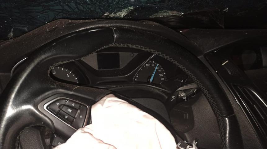 Alkoll&uuml; s&uuml;r&uuml;c&uuml; kırmızı ışıkta duran cipe &ccedil;arparak şof&ouml;r&uuml;n &ouml;l&uuml;m&uuml;ne sebep oldu! Ara&ccedil;taki detay kahretti