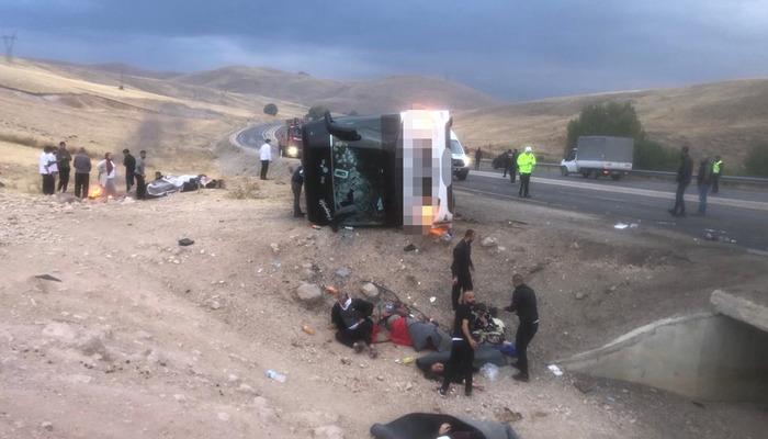 Son dakika | Sivas’ta yolcu otobüsü kaza yaptı! Ölü ve yaralılar var