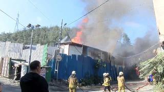 Ormanın yanı başındaki depoda çıktı! İstanbul'da tedirgin eden yangın