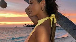 Boks maçına göğüslerine çiçek takarak gitti! Love Island yıldızı olay oldu